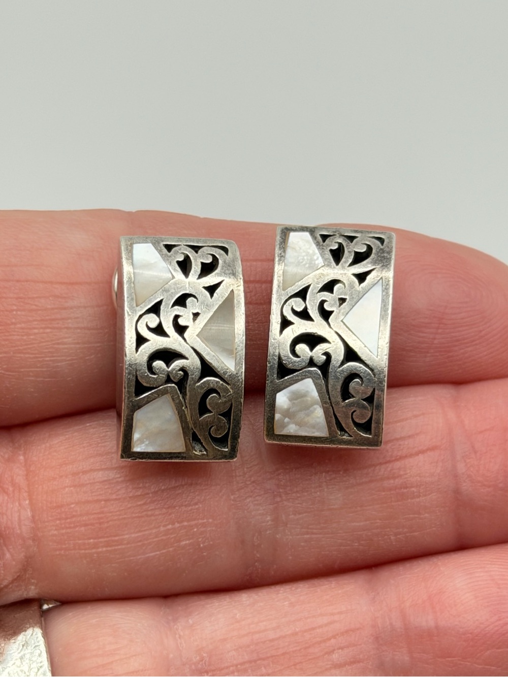 Vintage Lois Hill 925 Sterling Silver Filigree Clip On Earrings Mother-of-Pearl
